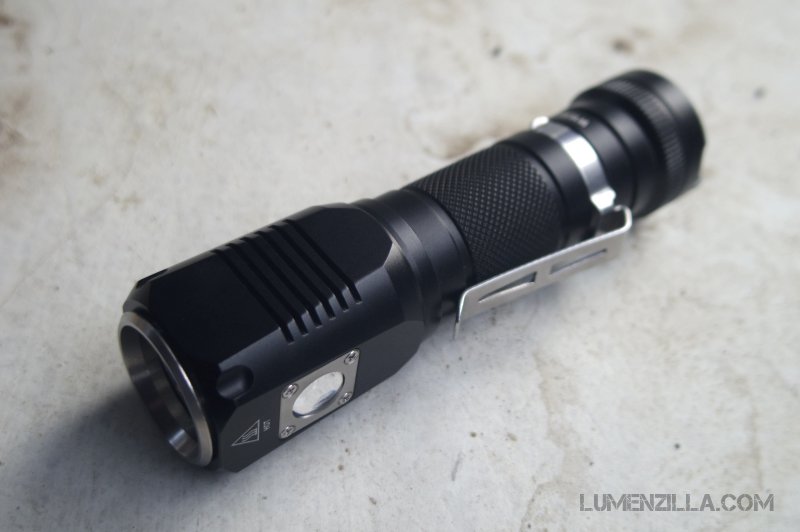 sunwayman c22c dual traveler light xml xpg 1000 lumens with side switch using 18650 or 2xCR123 battery