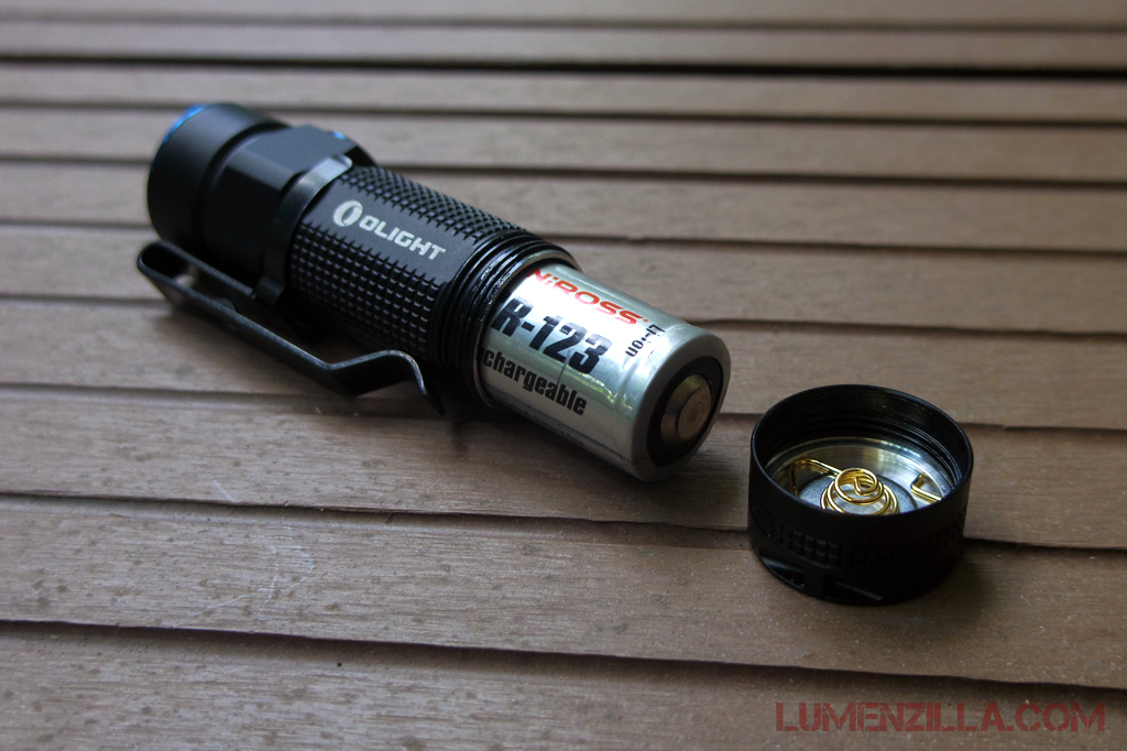 07-olight-s1-baton-using-cr123-battery-positive-faces-tail